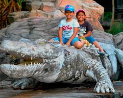 مزرعة التماسيح مزرعة التماسيح