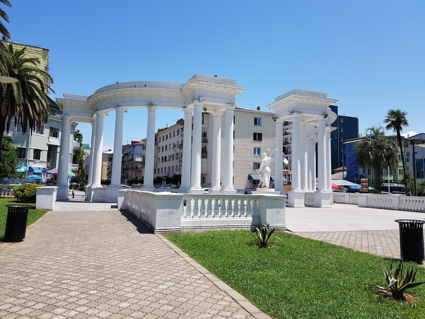 d8add8afd98ad982d8a9-6-d985d8a7d98ad9881 حديقة 6 مايو