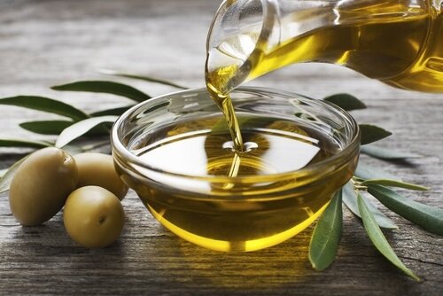 d8b2d98ad8aa-d8a7d984d8b2d98ad8aad988d986-8 يساعد زيت الزيتون على تنظيم ضغط الدم