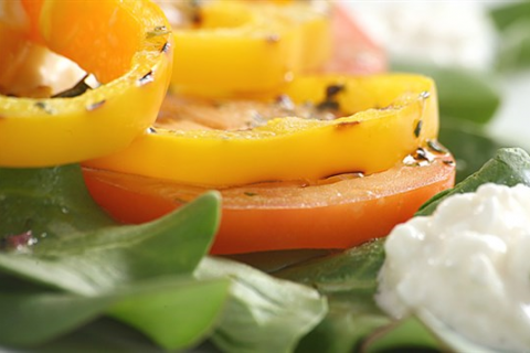 سلطة الفلفل الأصفر والطماطم 0