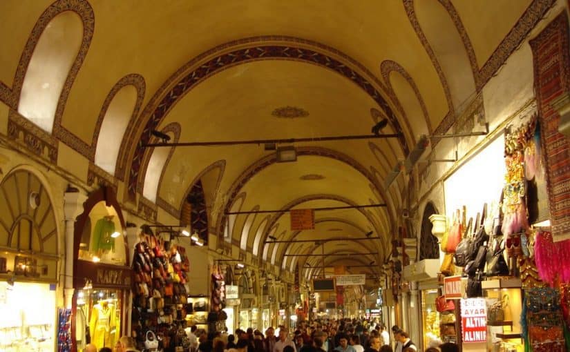 d8b3d988d982-d8a8d98ad8a7d8b2d98ad8aa-d984d984d8acd985d984d8a9-d981d98a-d8a5d8b3d8b7d986d8a8d988d984-825x510-2 سوق بيازيت للجملة في إسطنبول