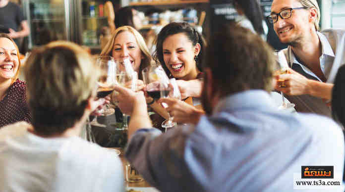 d8b4d8aed8b5-d985d8abd982d981-3 ما هو عمر الأشخاص الذين تفضل الجلوس بصحبتهم؟