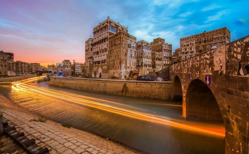 d8b5d986d8b9d8a7d8a1-d8a7d984d982d8afd98ad985d8a9-d981d98a-d8afd8a8d98a-825x510-2 صنعاء القديمة في دبي