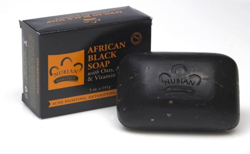 d8b7d8b1d98ad982d8a9-d8a5d8b3d8aad8b9d985d8a7d984-d8a7d984d8b5d8a7d8a8d988d986d8a9-d8a7d984d8b3d988d8afd8a7d8a1-825x510-2 طريقة إستعمال الصابونة السوداء