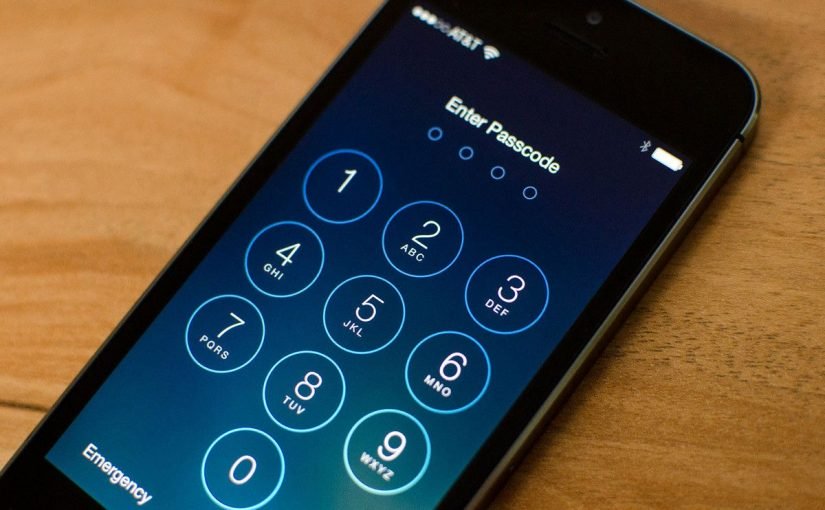 d8b7d8b1d98ad982d8a9-d981d8aad8ad-d8a7d984d8a7d98ad981d988d986-d8a7d8b0d8a7-d986d8b3d98ad8aa-d8b1d985d8b2-d8a7d984d982d981d984-825x510-3 طريقة فتح الايفون اذا نسيت رمز القفل