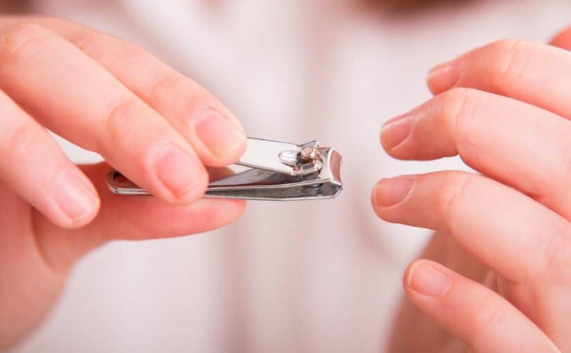 d8b7d8b1d98ad982d8a9-d982d8b5-d8a7d984d8a3d8b8d8a7d981d8b1-825x510-2 طريقة قص الأظافر