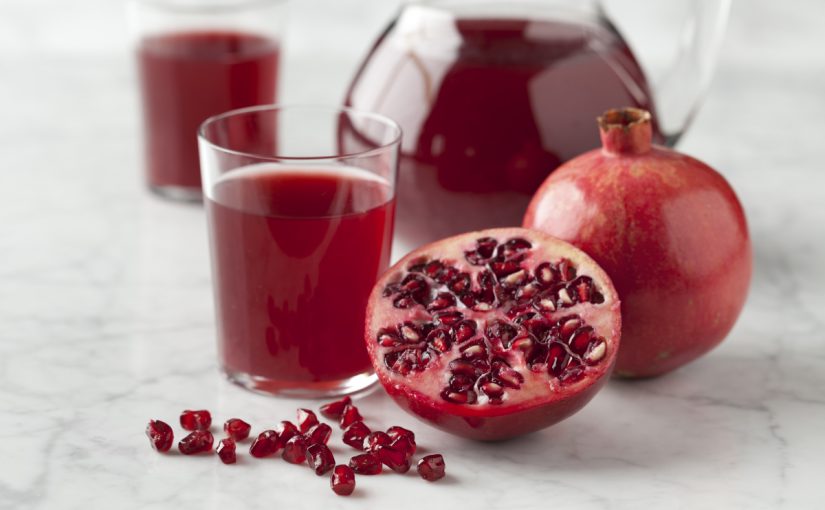 d981d988d8a7d8a6d8af-d8a7d984d8b1d985d8a7d986-d984d984d8a8d8b4d8b1d8a9-825x510-2 فوائد الرمان للبشرة