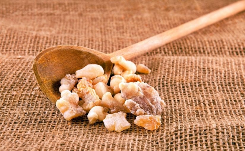 d981d988d8a7d8a6d8af-d984d8a8d8a7d986-d8a7d984d8b0d983d8b1-d984d984d8a8d8b4d8b1d8a9-825x510-2 فوائد لبان الذكر للبشره الجافه