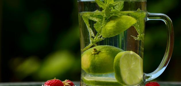 فوائد شرب الماء مع الليمون