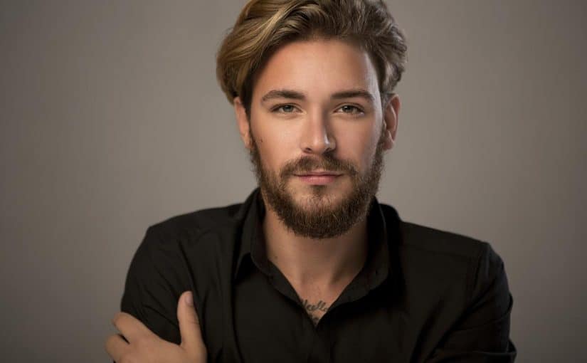 d982d8b5d8a7d8aa-d8b4d8b9d8b1-d984d984d988d8acd987-d8a7d984d8b7d988d98ad984-d984d984d8b1d8acd8a7d9841-825x510-2 كيف تختار قصة الشعر للرجال للوجه الطويل