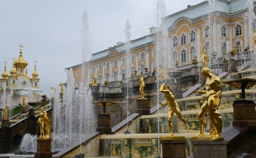 d982d8b5d8b1-d8a8d98ad8aad8b1d987d988d981-d981d98a-d8b1d988d8b3d98ad8a7-825x510-2 قصر بيترهوف في روسيا