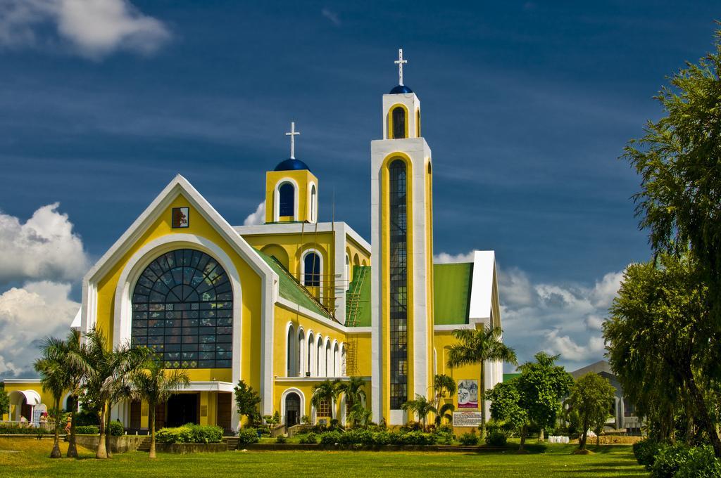 كنيسة Peñafrancia Basilica كنيسة Peñafrancia Basilica