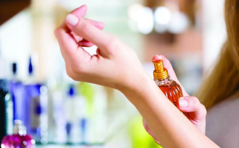 d983d98ad981d98ad8a9-d8aad8b9d8b7d98ad8b1-d8a7d984d8acd8b3d985-d984d985d8afd8a9-d8b7d988d98ad984d8a9-825x510-2 كيفية تعطير الجسم لمدة طويلة