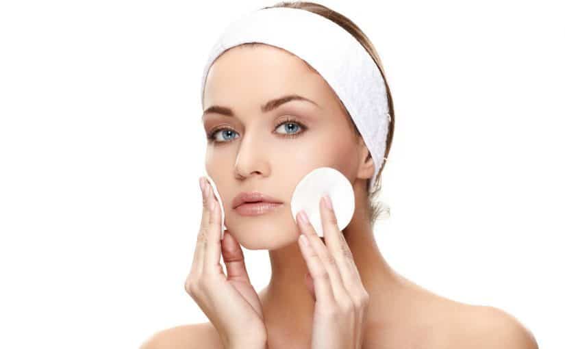 d985d8a7d8b3d983-d98ad986d8b8d981-d8a7d984d8a8d8b4d8b1d8a9-d8a7d984d8afd987d986d98ad8a9-825x510-2 ماسك ينظف البشرة الدهنية