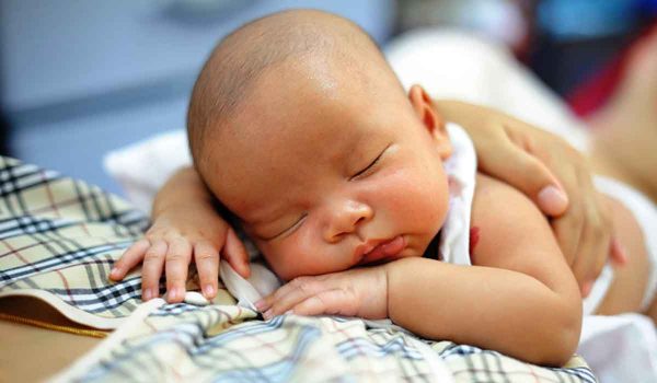 متى-يقفل-ثقب-القلب-عند-الاطفال1