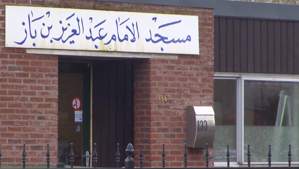 d985d8b3d8acd8af-d8a7d8a8d986-d8a8d8a7d8b2-d987d988d984d986d8afd8a7-1 خطير.. إمام مسجد في هولندا يتضامن مع السعودية باسم مساجد المغرب