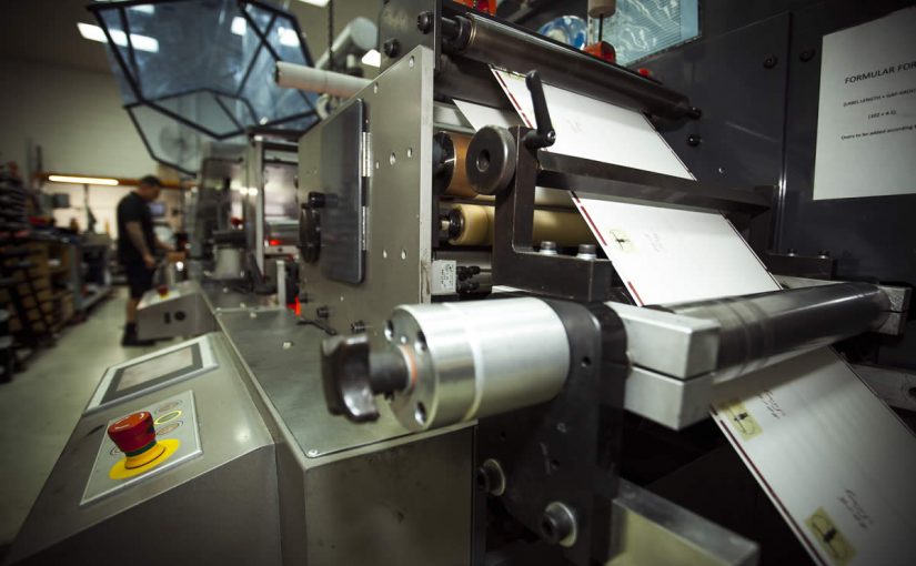 d985d8b7d8a8d8b9d8a9-d981d98a-d8a7d984d8b4d8a7d8b1d982d8a9-825x510-2 مطبعة في الشارقة