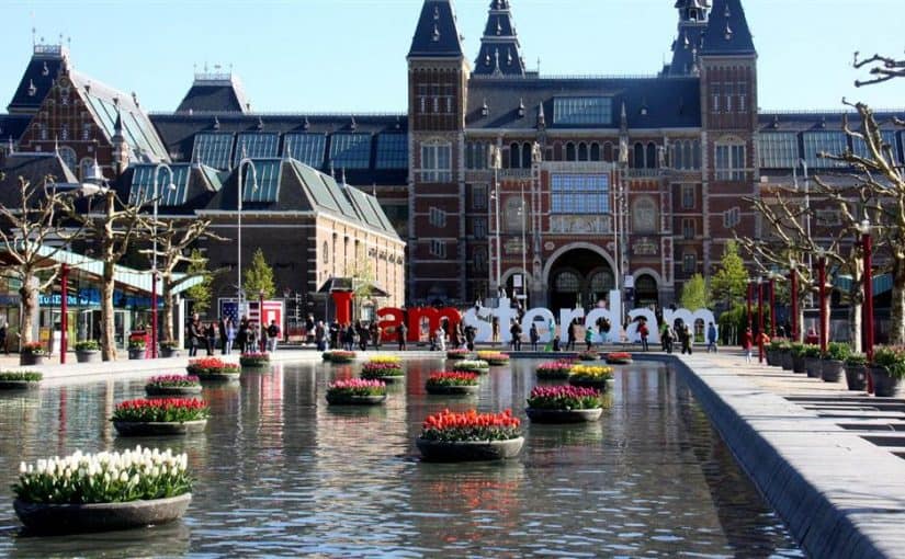 d985d8b9d8a7d984d985-d8a7d984d8acd8b0d8a8-d8a7d984d8b3d98ad8a7d8add98a-d981d98a-d987d988d984d986d8afd8a7-825x510-2 معالم الجذب السياحي في هولندا