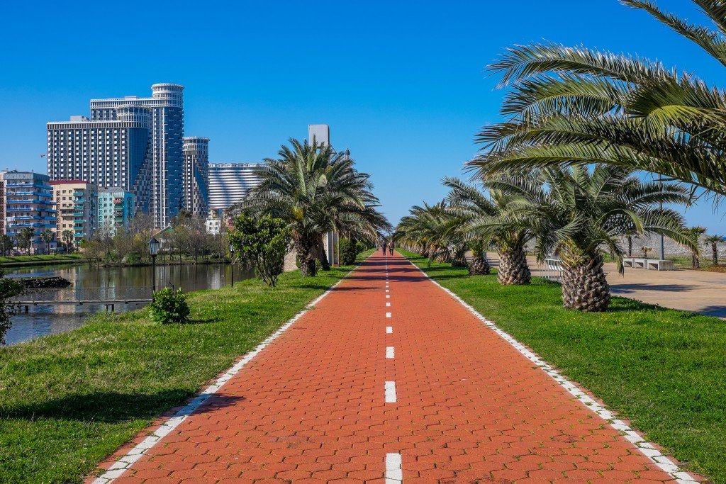 ممشى باتومي بوليفارد ممشى باتومي بوليفارد