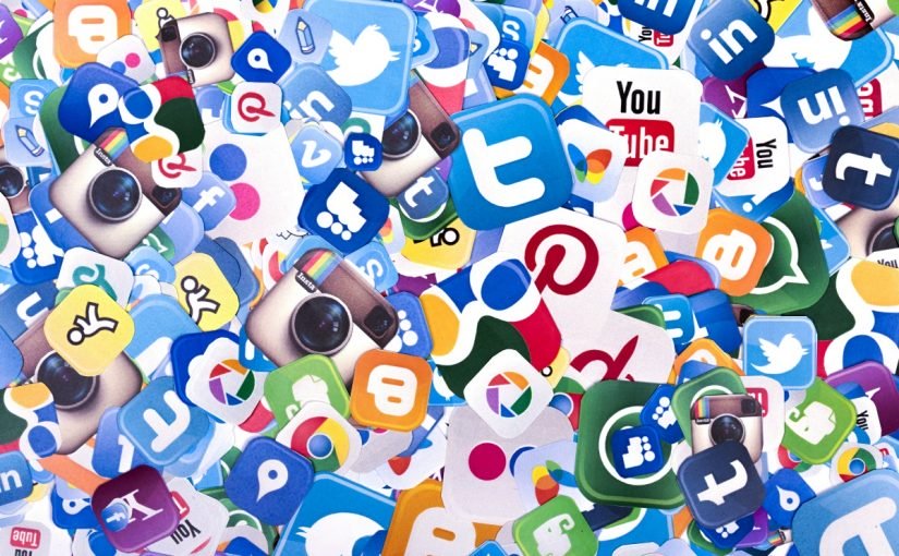 d985d988d8b6d988d8b9-d8b9d986-d985d988d8a7d982d8b9-d8a7d984d8aad988d8a7d8b5d984-d8a7d984d8a7d8acd8aad985d8a7d8b9d98a-825x510-2 موضوع عن مواقع التواصل الاجتماعي