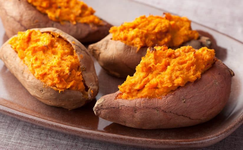 d987d984-d8a7d984d8a8d8b7d8a7d8b7d8a7-d8a7d984d8add984d988d8a9-d8a7d984d985d8b4d988d98ad8a9-d8a8d8aad8aad8aed986-825x510-2 هل البطاطا الحلوة المشوية بتتخن