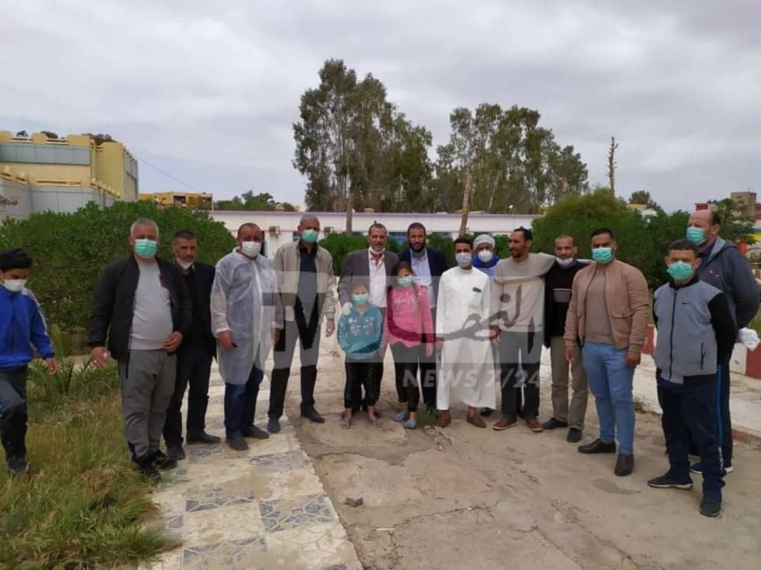 d988d8b3d8a7d8b1d8a9-1500x9999-c عائلتان ببلديتي حد الصحاري وسيدي لعجال تغادران مستشفى عين وسارة بعد شفائهما من كورونا