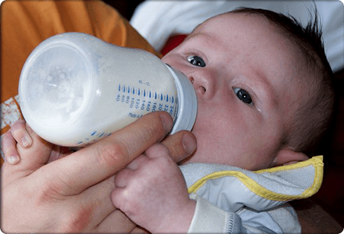 اللبن الصناعى مع الرضاعة الطبيعية