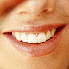 ما أول شيء عليك فعله للتخلص من تشقق شفتيك ؟