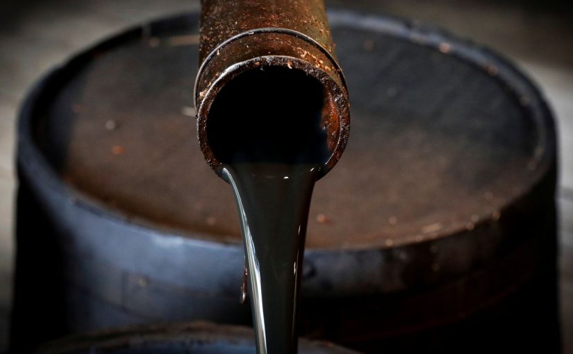 dpdkqro55bf2zltnxhhgu5j4xi-825x510-2 فوائد زيت القطران للشعر