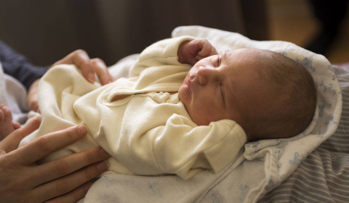 طفلي لا يشبع من الرضاعة الطبيعية