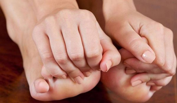 اعراض النقرس عند النساء