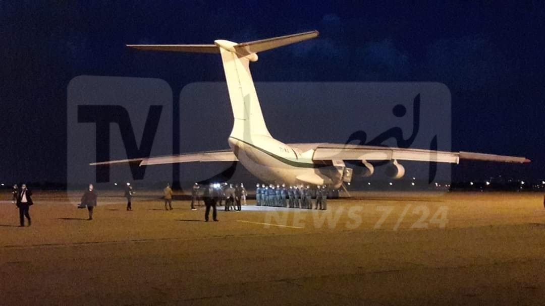 ec2d6e5c-323c-4860-a1af-2a3bd9b7e886-1500x9999-c وصول الطائرة العسكرية المحملة بمعدات طبية وأدوية قادمة من الصين بمطار الجزائر