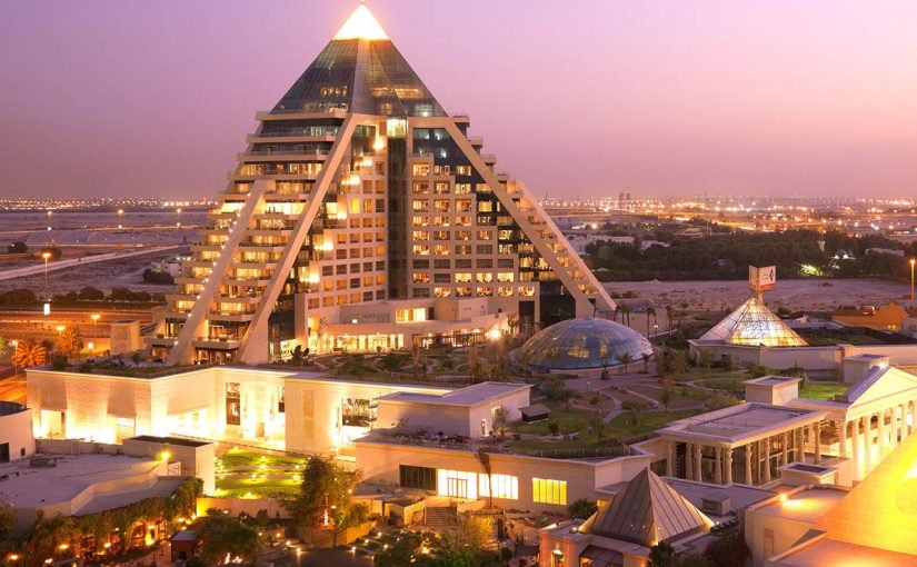 facciata-raffles-grand-luxury-hotel-dubai-825x510-2 فندق رافلز دبي شارع الشيخ زايد