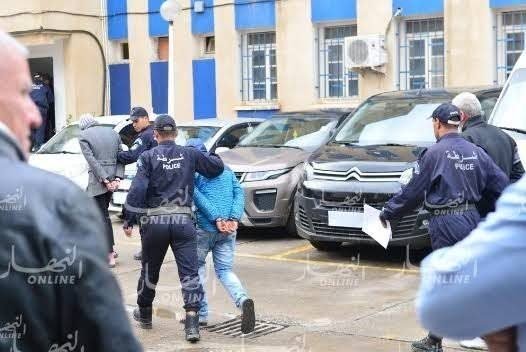 images-42-2-1500x9999-c توقيف شخصين عرضا منشورات بغرض الدعاية لتهريب الأشخاص عبر قوارب الموت بمستغانم