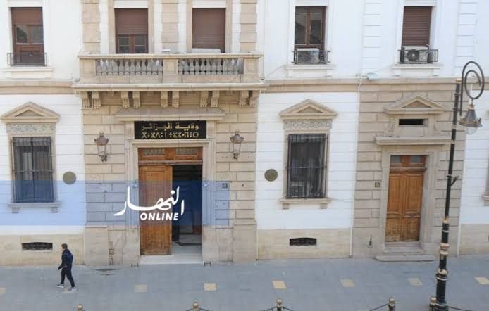 images-64-1-1500x9999-c ولاية الجزائر: “الفوريار” وإلغاء تراخيص العمل الإستثنائية لمستخدميها في حال سوء استعمالها