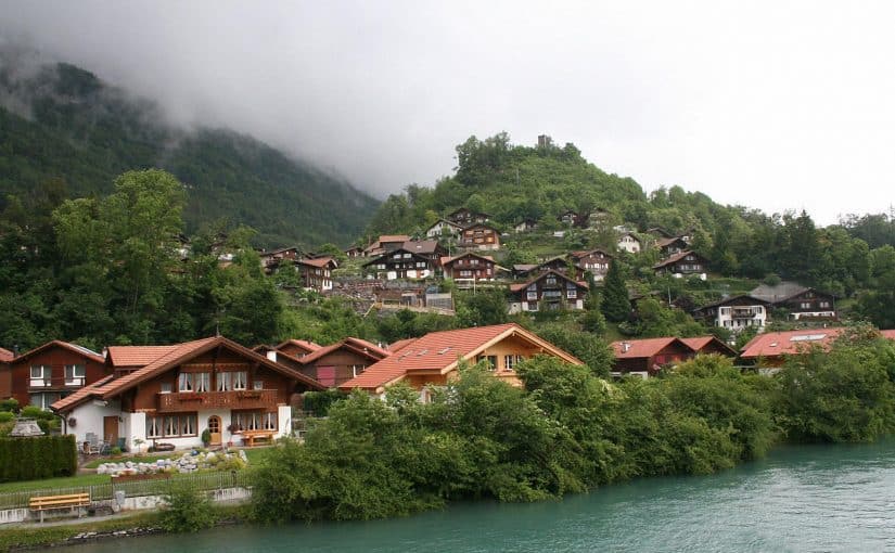 interlaken-switzerland_106439-1920x1200-825x510-2 انترلاكن