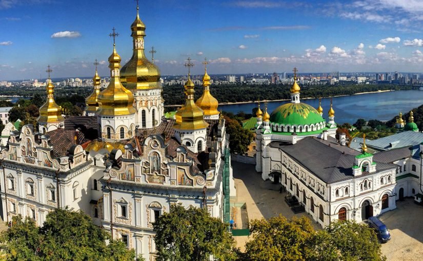 kievo-pecherskaya-lavra-1-825x510-2 السهر في أوكرانيا