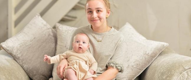 إمراة تلد دون أن تعرف بحملها أصلًا إمراة تلد دون أن تعرف بحملها أصلًا