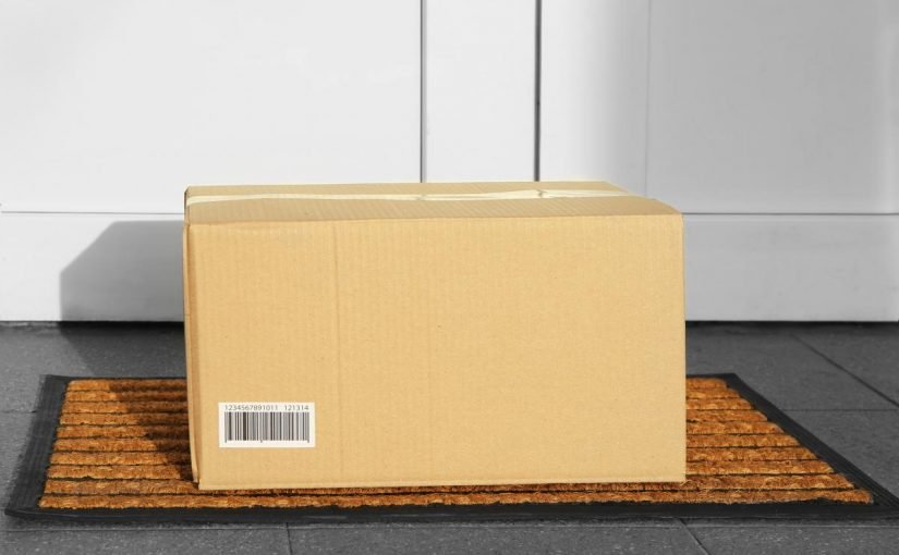 package-at-door_0-825x510-2 إرسال طرد في دبي