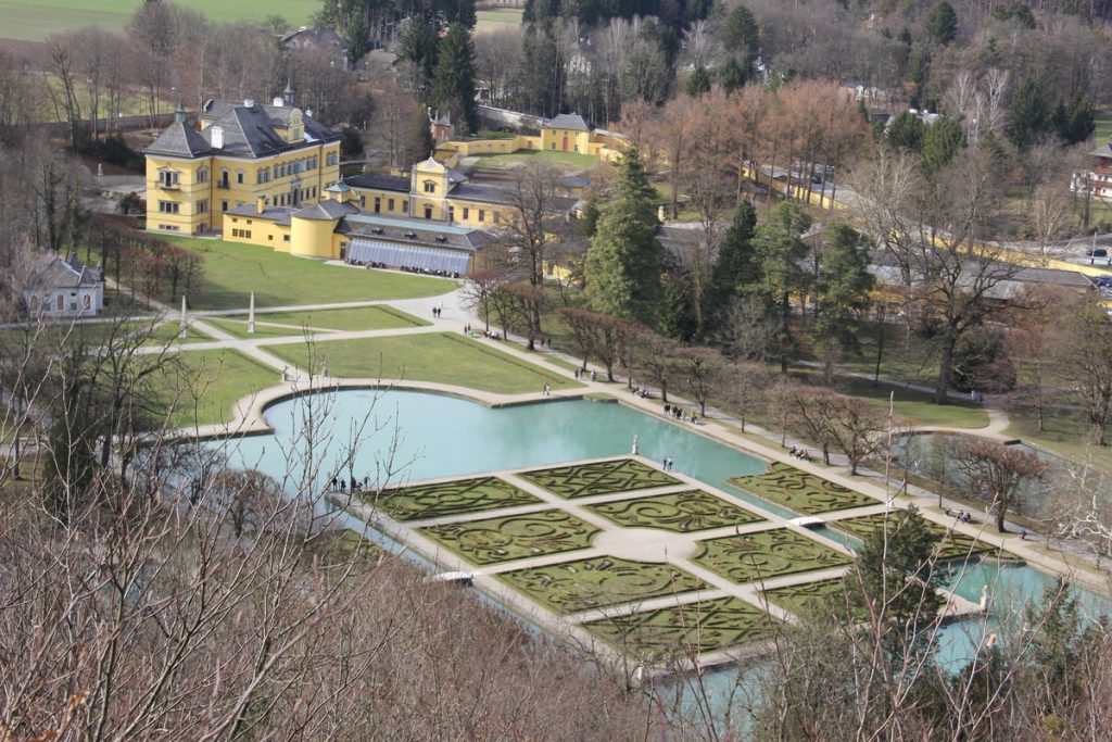 s120018-1024x683-2 قصر هيلبرون