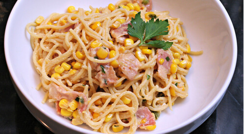 shutterstock_image1844 سلطة معكرونة بالمايونيز والذرة