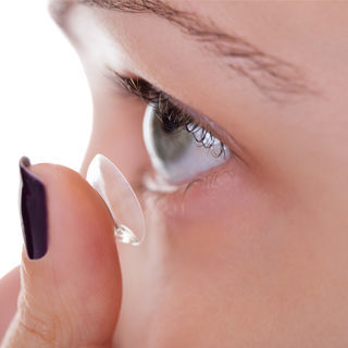 الاستخدام الخاطىء للعدسات اللاصقة الاستخدام الخاطىء للعدسات اللاصقة