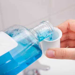 الإفراط في إستخدام غسول الفم الإفراط في إستخدام غسول الفم