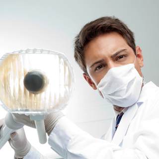 طبيب الأسنان طبيب الأسنان