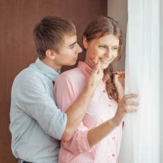 لا احب ان يلمس احد صدري أو مؤخرتي.. هل هذا طبيعي؟ لا احب ان يلمس احد صدري أو مؤخرتي.. هل هذا طبيعي؟