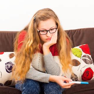 هل هناك احتمال ان اصبح حاملا اذا تم القذف في الخارج لكن على ملابسي الداخلية؟ هل هناك احتمال ان اصبح حاملا اذا تم القذف في الخارج لكن على ملابسي الداخلية؟