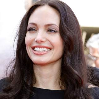 انجلينا جولي انجلينا جولي