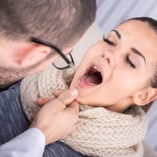 أسباب التهاب الحلق أسباب التهاب الحلق