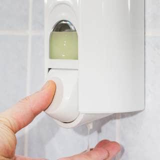 مضخات الصابون في المراحيض العامة مضخات الصابون في المراحيض العامة