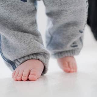 أول خطوة أول خطوة